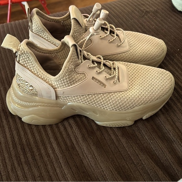 Steve Madden Shoes - Women’s Steve Madden tennis shoes